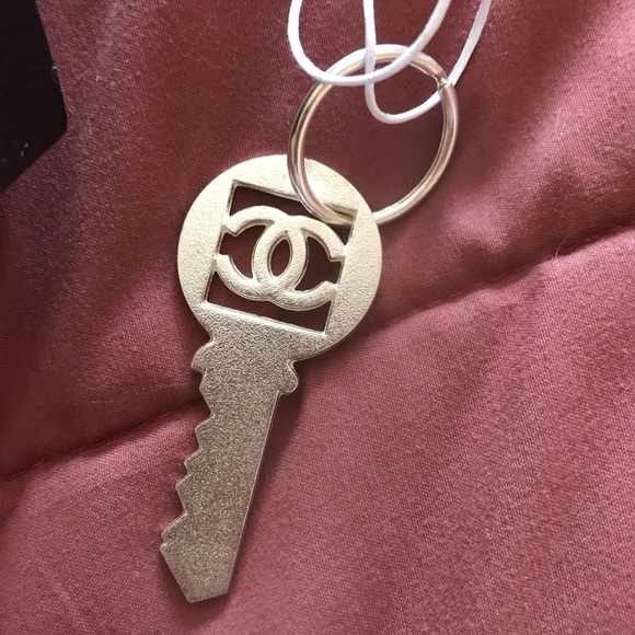 CHANEL Key ring/bag charm - Picture 2 of 6